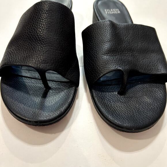 Eileen Fisher Black Thong Sandal Leather Slip On Low Heel Size 7.5 - Picture 2 of 7